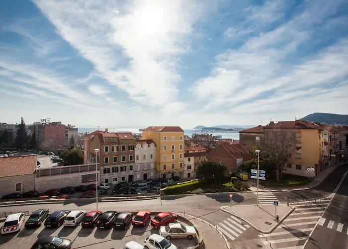 King\'S View Apartment